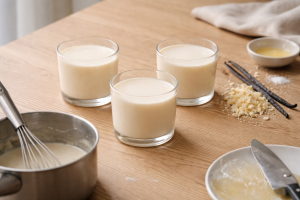 Panna cotta med hvid chokolade - ekstra cremet dessert, der ikke skiller